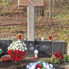 … Nie umiera ten, kto trwa w sercach i pamięci naszej…